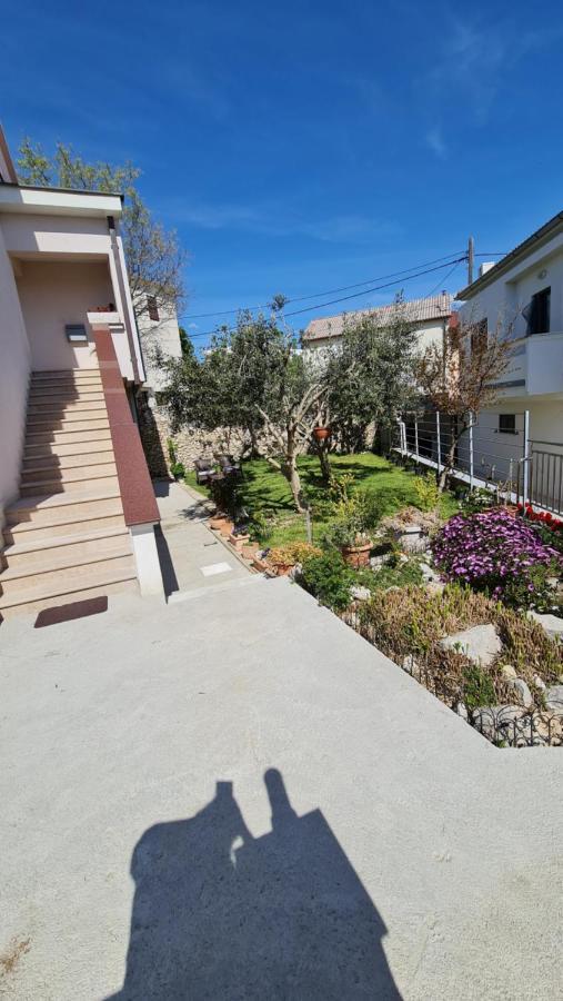 Apartmani Dami Novalja Zewnętrze zdjęcie